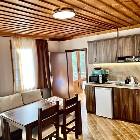 Guest house в село - комплекс божидарица 4а 4*
