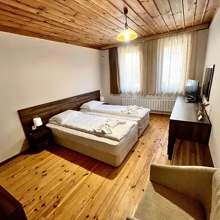 в село - комплекс божидарица 4а Guest house 4*