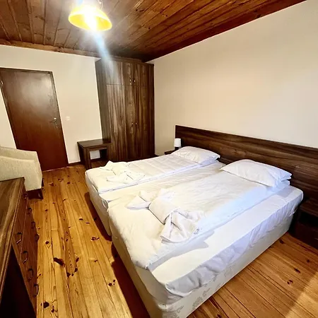 Pensión - Monte 4*