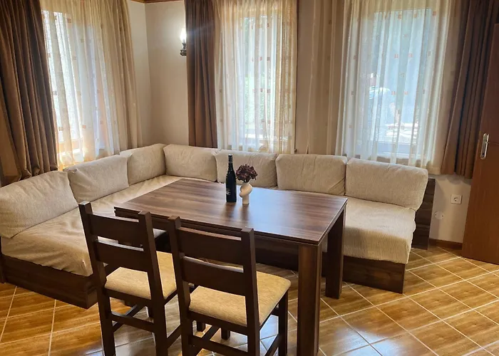 в село - комплекс божидарица 4а Guest house Progled
